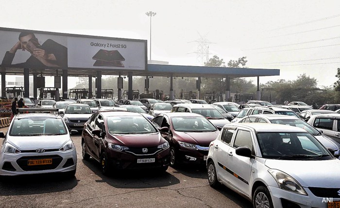 Noida toll stock price